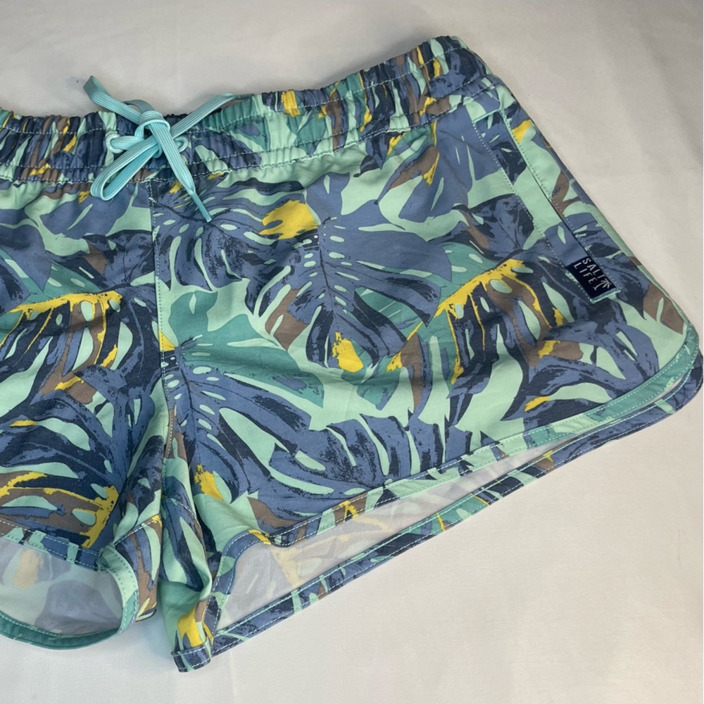 Salt Life Tropical Leaf Women's Athletic Shorts